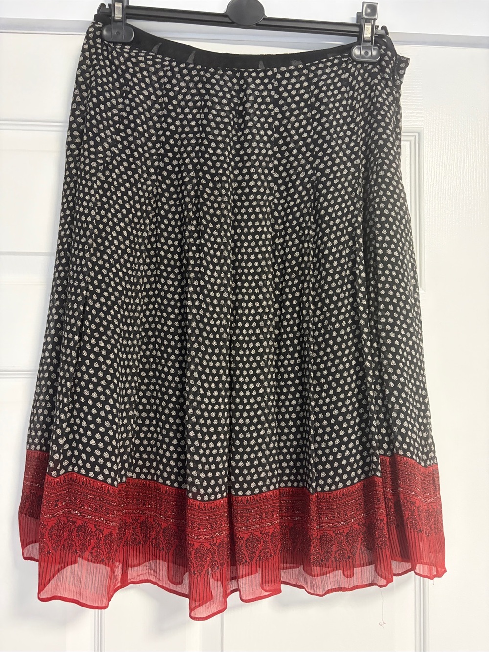 Anne Klein Black and White Printed Skirt with Red Hem